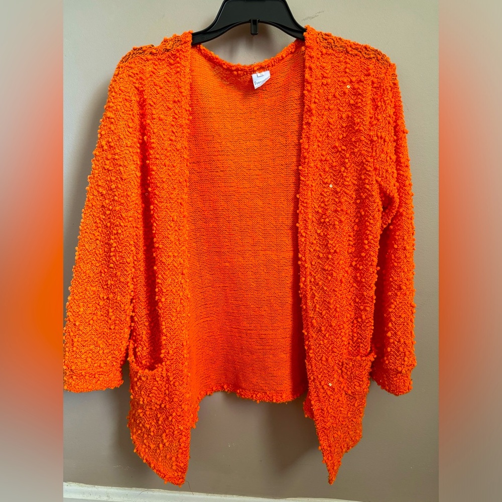 Worn once and in amazing condition and has a very beautiful design and texture.